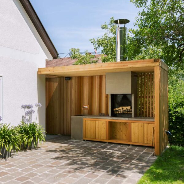 Individuell gefertigte Gartenküche
